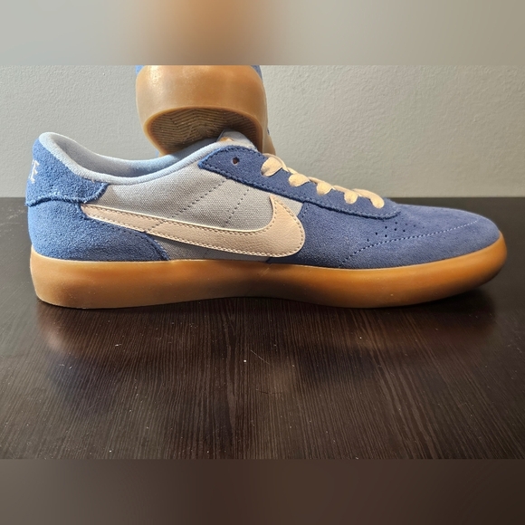 Nike SB Heritage Blue and White Sneakers with Gum Sole - Picture 4 of 8